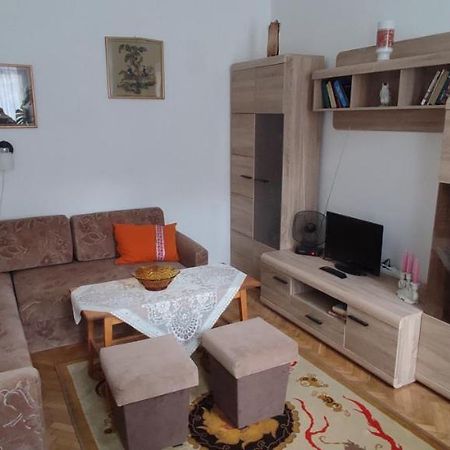 Julia Apartman. Boedapest Buitenkant foto
